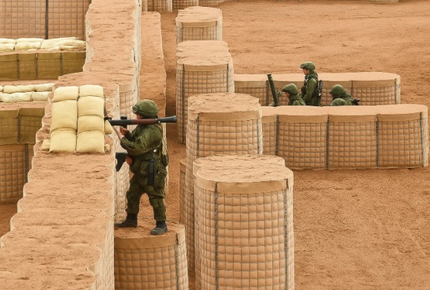 обустройство блокпостов, КПП, временных периметров безопасности;